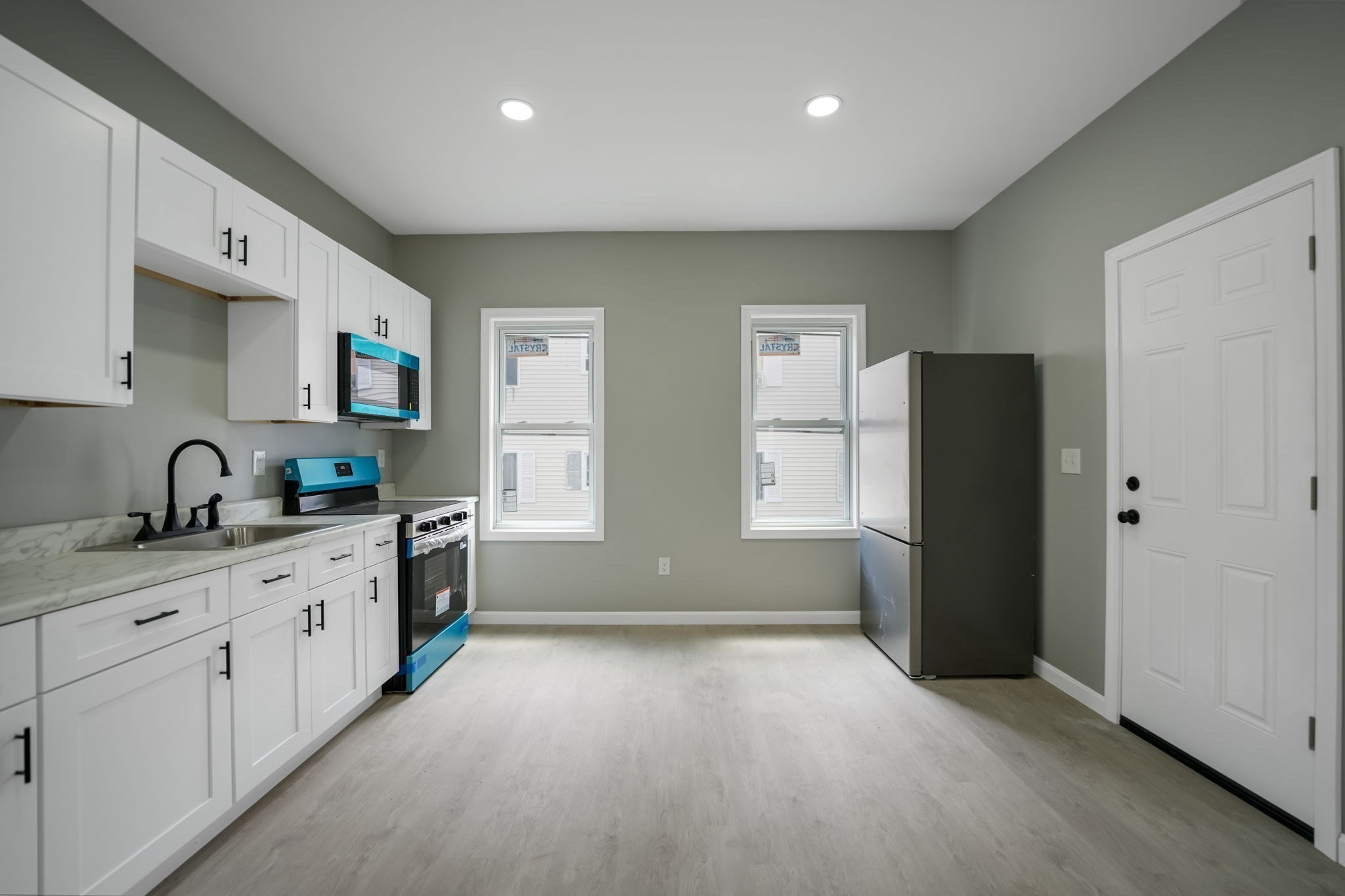 35 Hood Street, Unit 3 Fall River, MA 02720 - Photo 5 of 11 Gallery Image 5