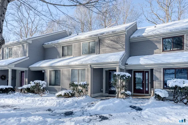 $164,000 | 35 Riveredge Drive, Unit 35, Winsted, CT 06098