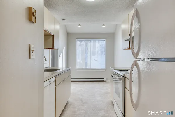 $159,500 | 35 Riveredge Drive, Unit 35, Winsted, CT 06098