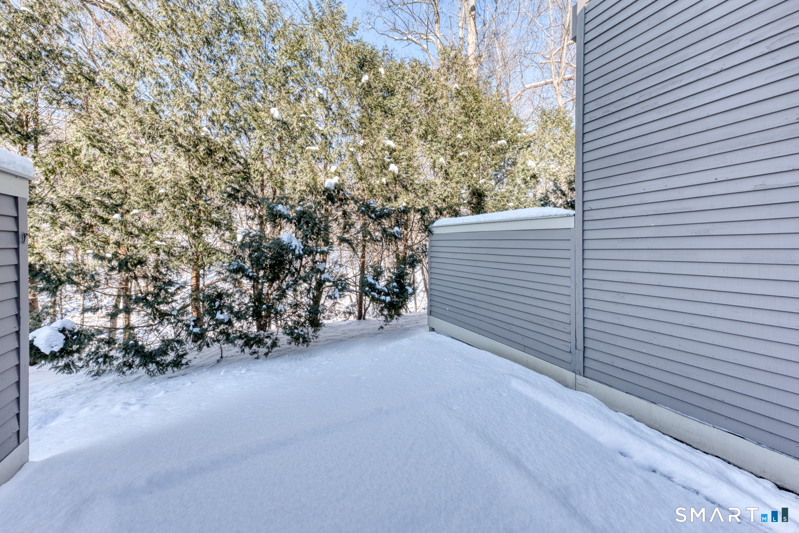 35 Riveredge Drive, Unit 35 Winsted, CT 06098 - Photo 30 of 33 Private patio area