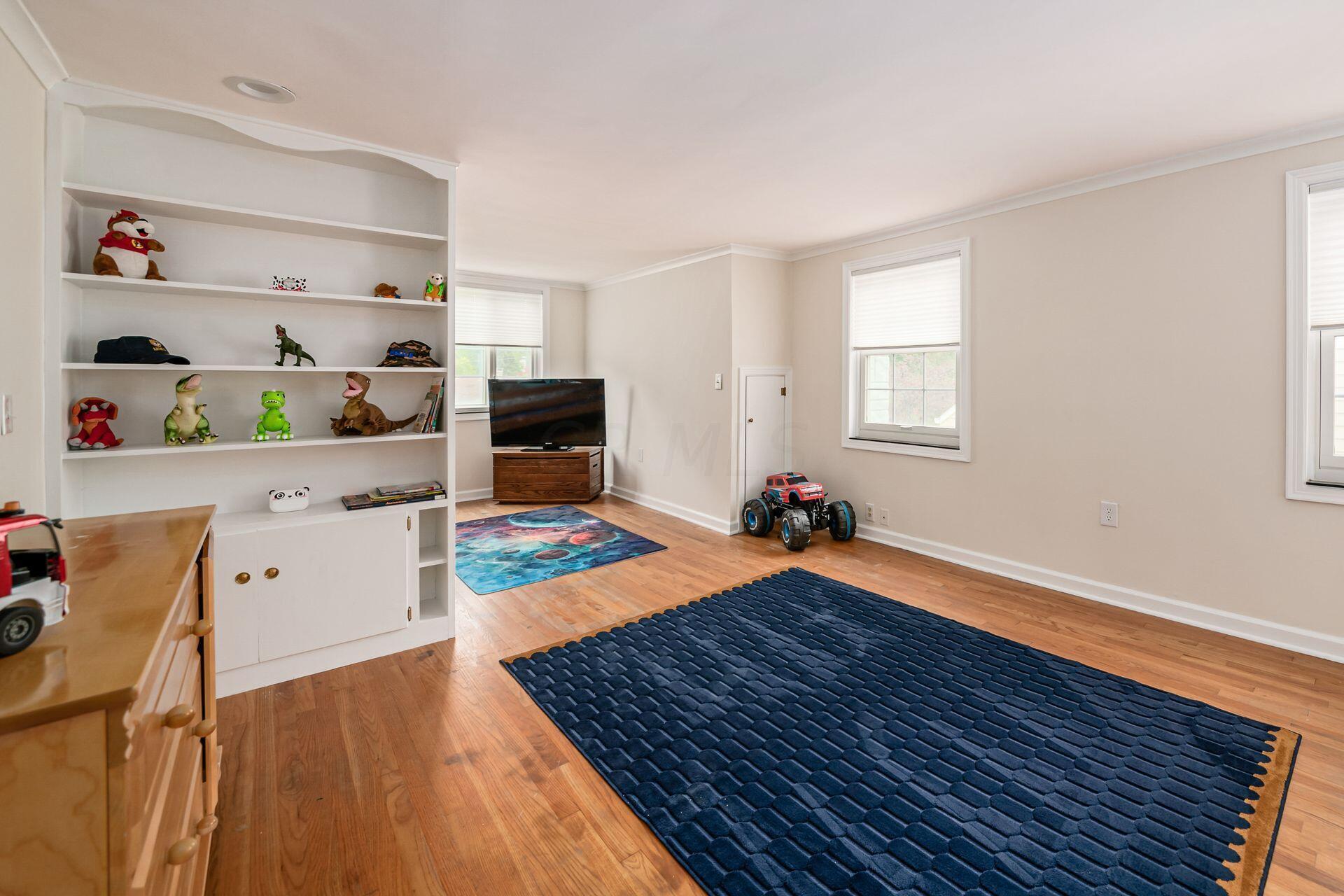 281 South Broadleigh Road Columbus, OH 43209 - Photo 36 of 44 040__L 281 S Broadleigh Rd113