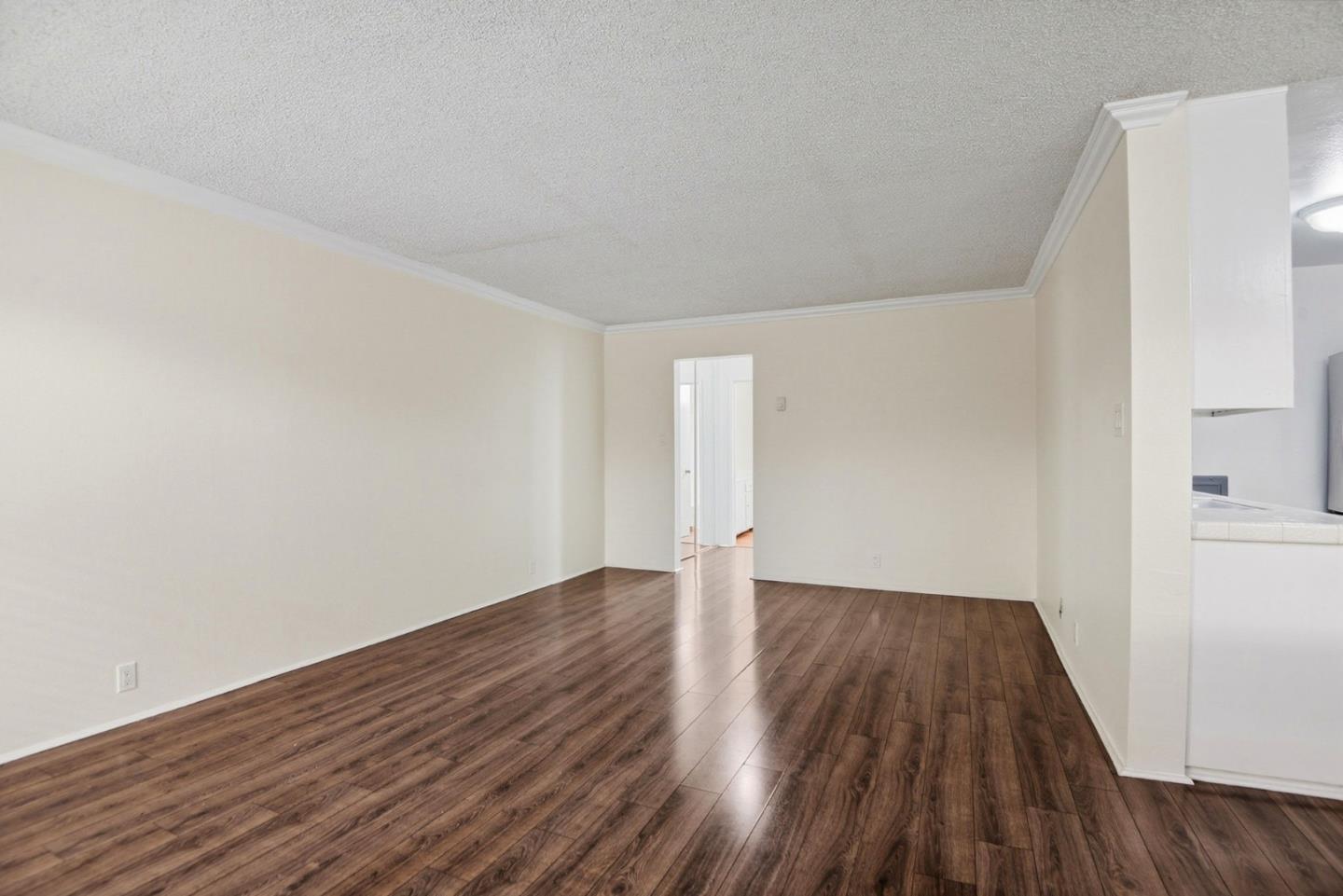 545 Chestnut Avenue, Unit 206 Long Beach, CA 90802 - Photo 4 of 23