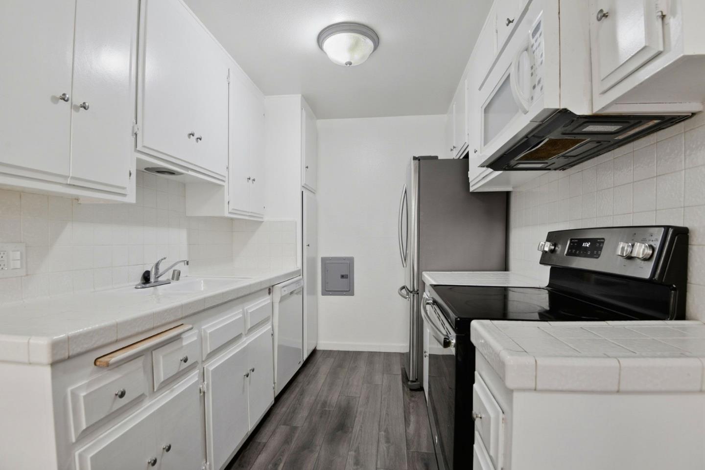 545 Chestnut Avenue, Unit 206 Long Beach, CA 90802 - Photo 9 of 23