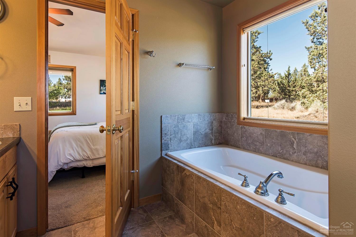 64080 Deschutes Market Road Bend, OR 97701 - Photo 12 of 25 Additional Photo