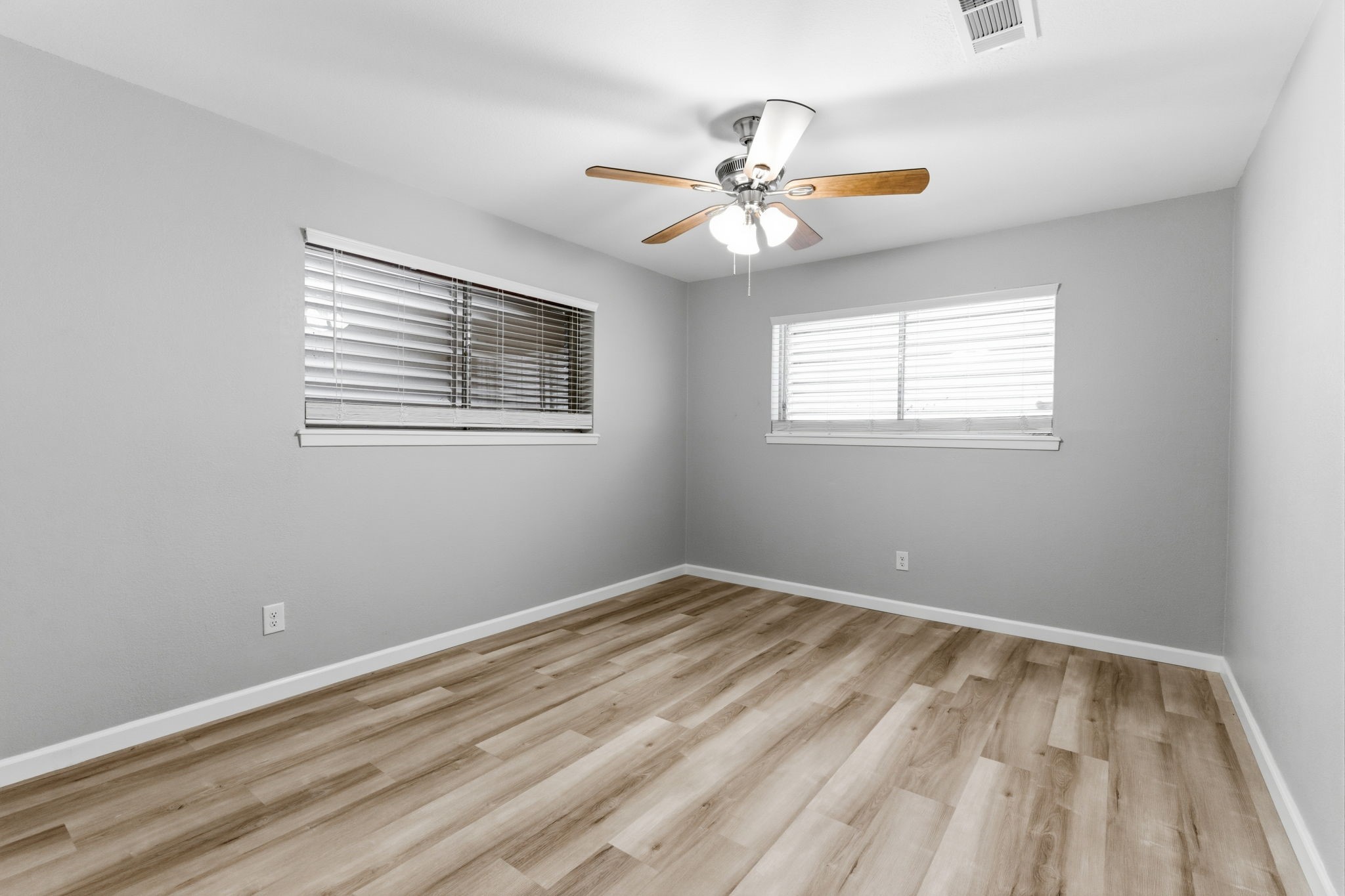 1620 Beachcomber Lane Houston, TX 77062 - Photo 12 of 27 a view of empty room with window