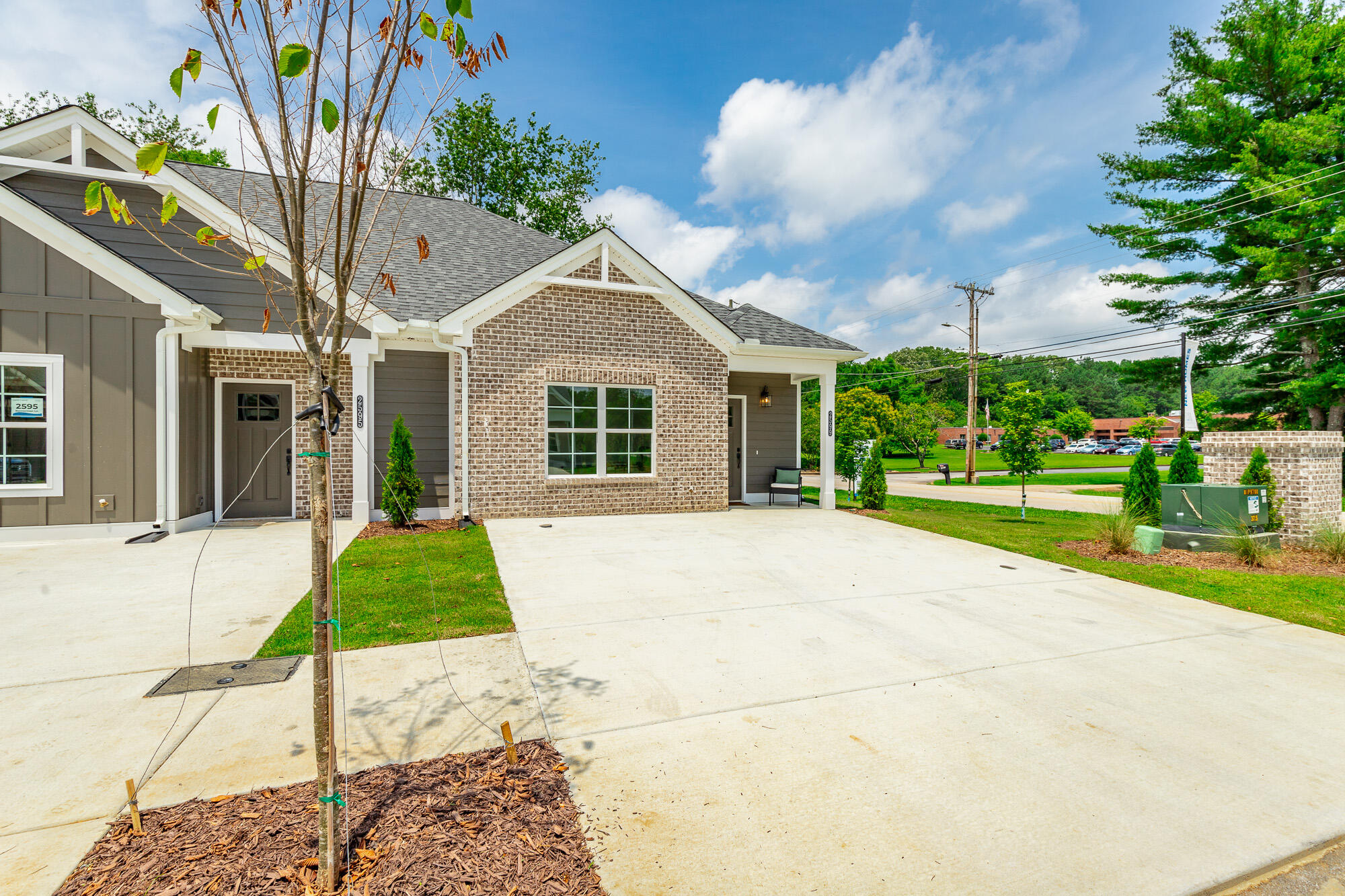 2591 Bannerman Lane, Unit 3 Chattanooga, TN 37421 - Photo 3 of 33 2599 Brannerman Road HD-8