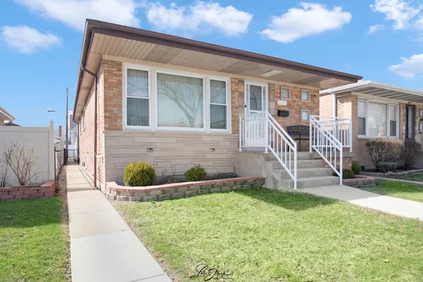$364,900 | 11046 South Ewing Avenue, Chicago, IL 60617