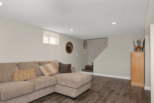 $364,900 | 11046 South Ewing Avenue, Chicago, IL 60617