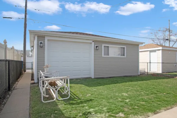 $364,900 | 11046 South Ewing Avenue, Chicago, IL 60617