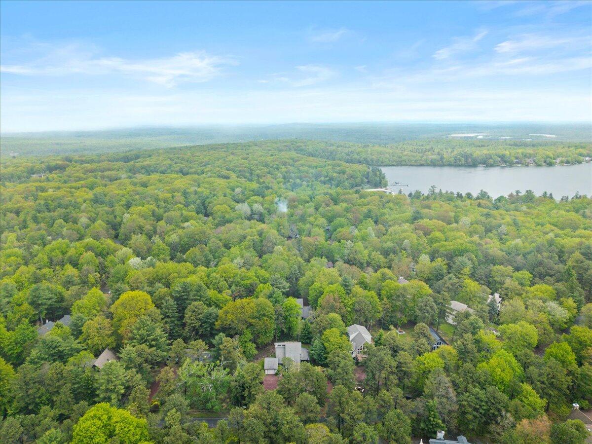 52 Hickory Road Lake Harmony, PA 18624 - Photo 35 of 36 an aerial view of beach and city