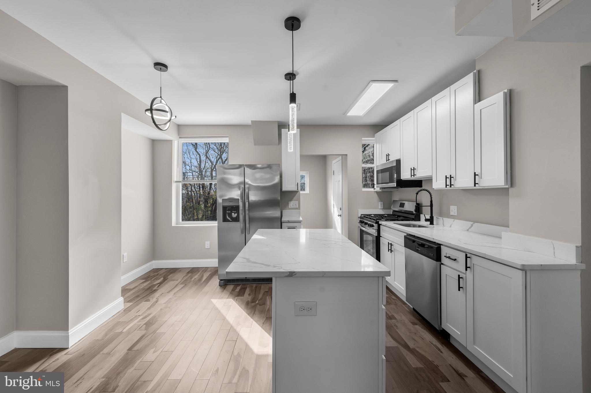 3307 Ravenwood Avenue Baltimore, MD 21213 - Photo 2 of 18 Heart of the home!