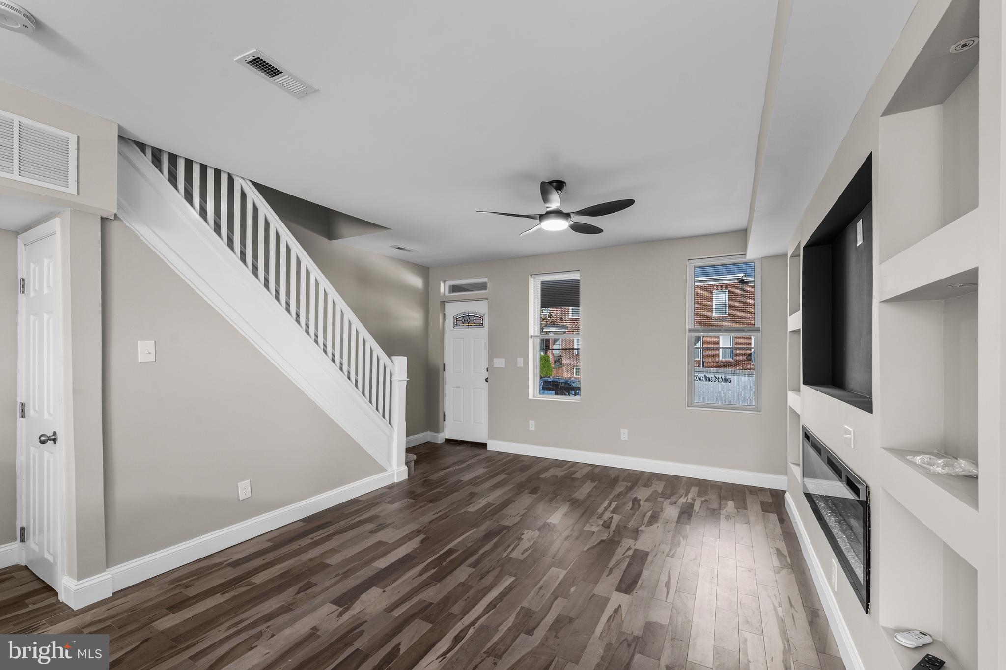 3307 Ravenwood Avenue Baltimore, MD 21213 - Photo 4 of 18 Large Living Area!