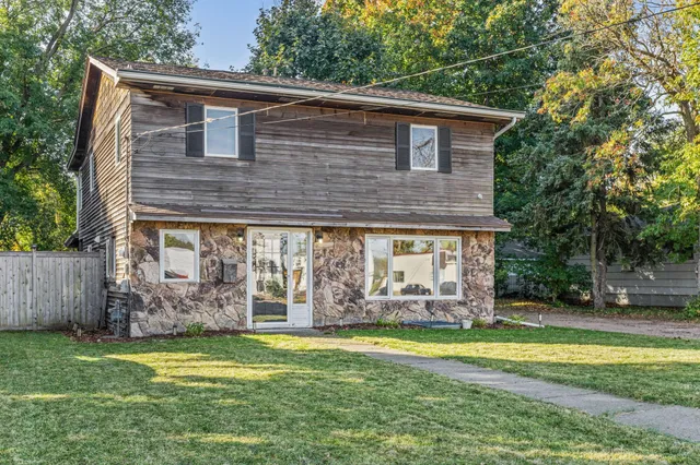 $360,000 | 5249 Main Street East, Maple Plain, MN 55359