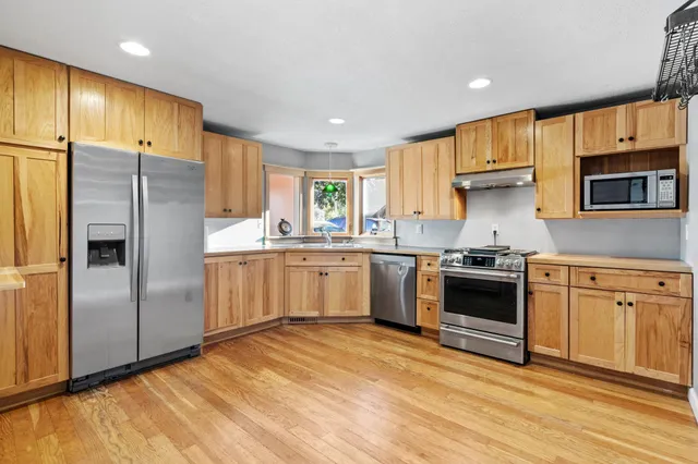 $360,000 | 5249 Main Street East, Maple Plain, MN 55359