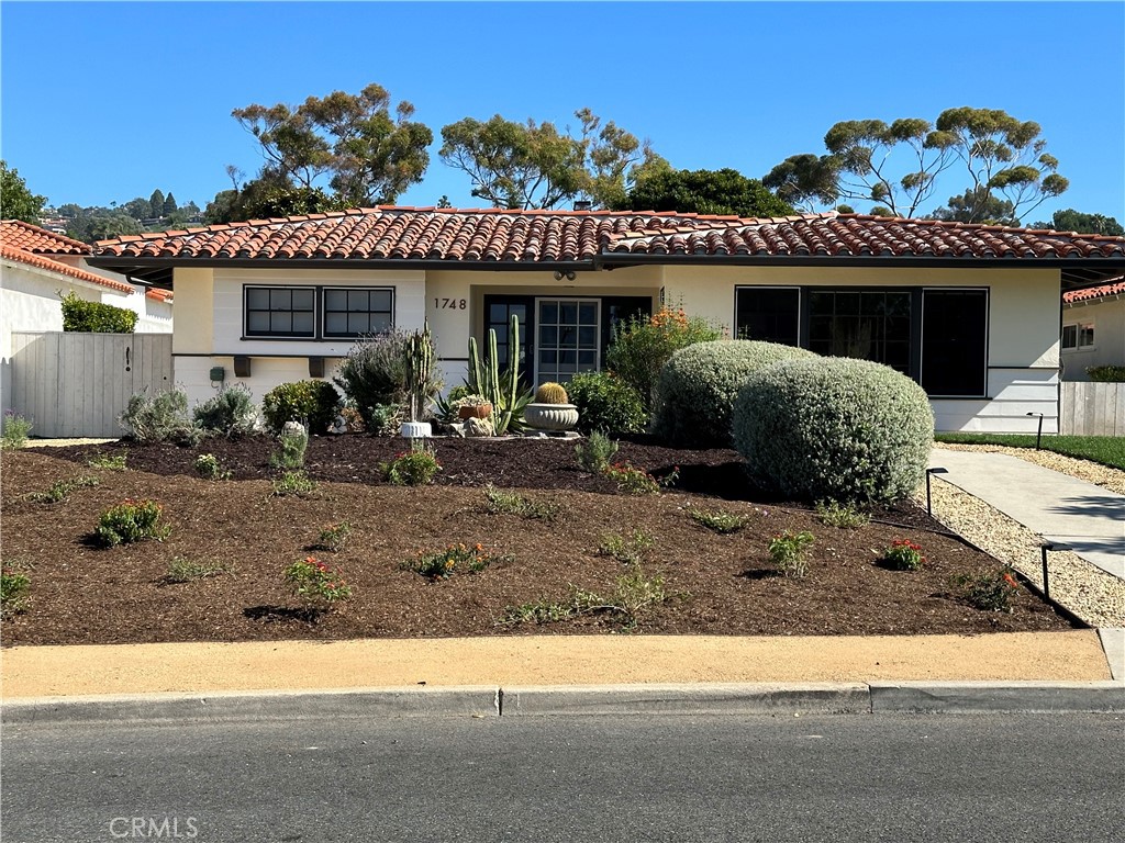 a view of a house with a outdoor space