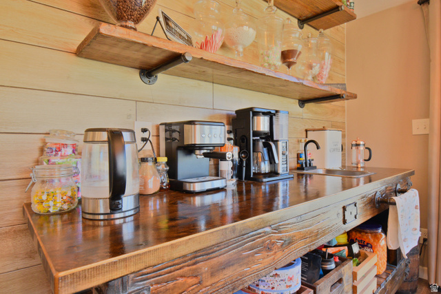 656 South Bullion Canyon Road Marysvale, UT 84750 - Photo 17 of 57 Built in coffee bar, complete with a functioning sink