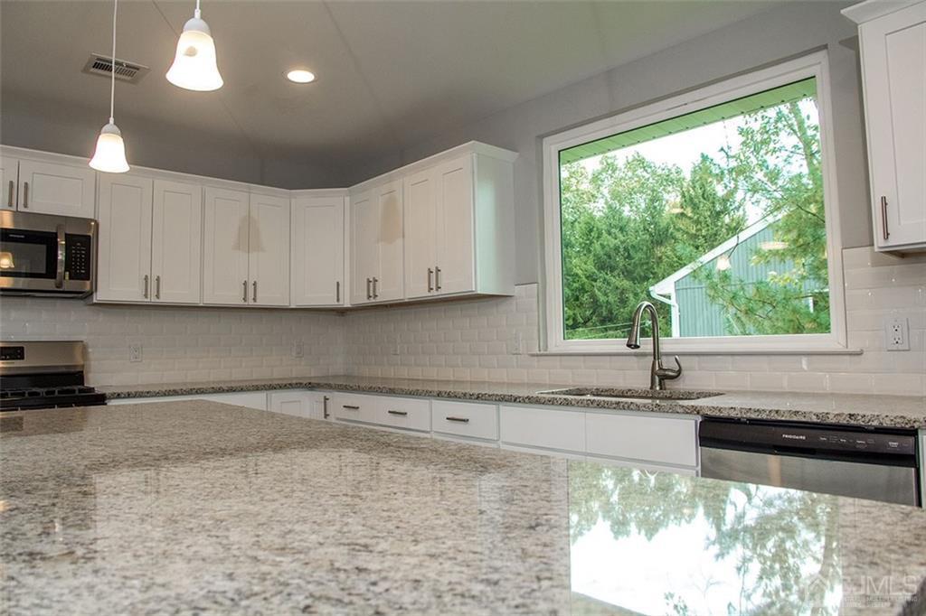 592 Marlboro Road Old Bridge, NJ 08857 - Photo 8 of 25 Gallery Image 8