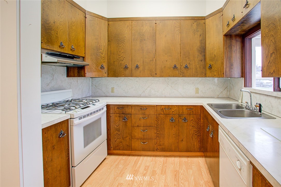 321 O Street Hoquiam, WA 98550 - Photo 8 of 24