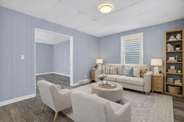 $244,900 | 2133 South Burdick Street, Kalamazoo, MI 49001