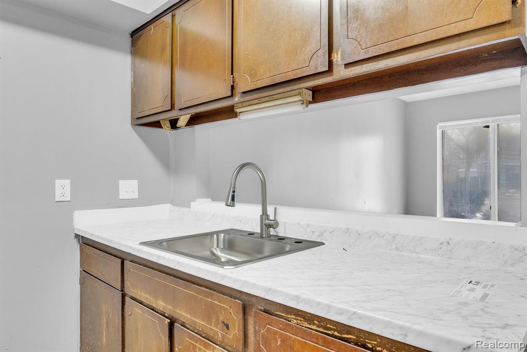 4535 Cadieux Road, Unit 42 / 210 Detroit, MI 48224 - Photo 10 of 16