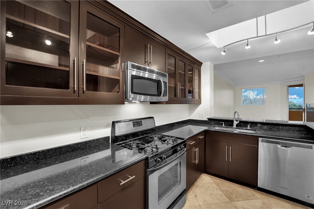 220 East Flamingo Road, Unit 412 Las Vegas, NV 89169 - Photo 4 of 45 Gallery Image 4