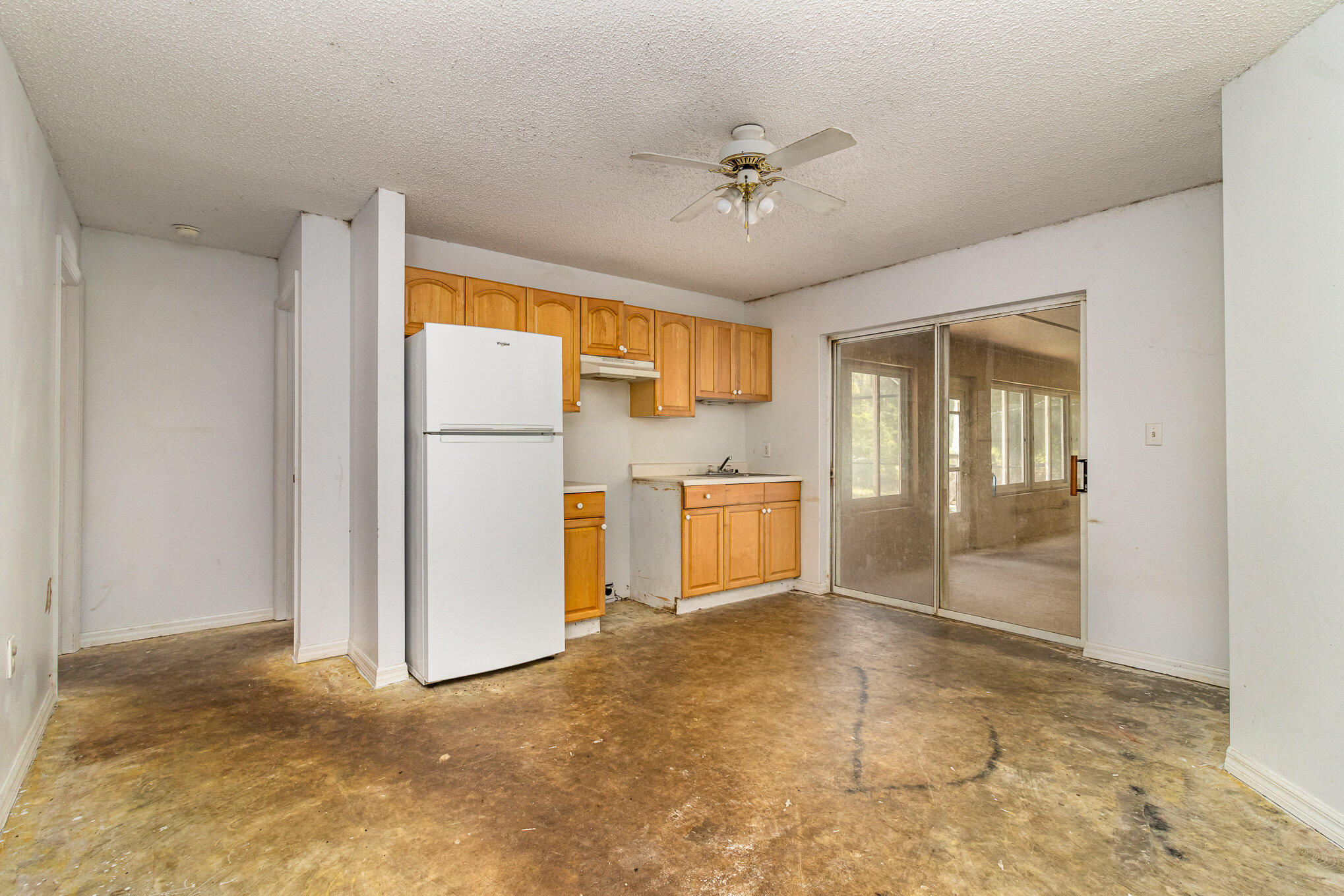 697 Furth Road Northwest Palm Bay, FL 32907 - Photo 16 of 24 a view of an empty room with a window