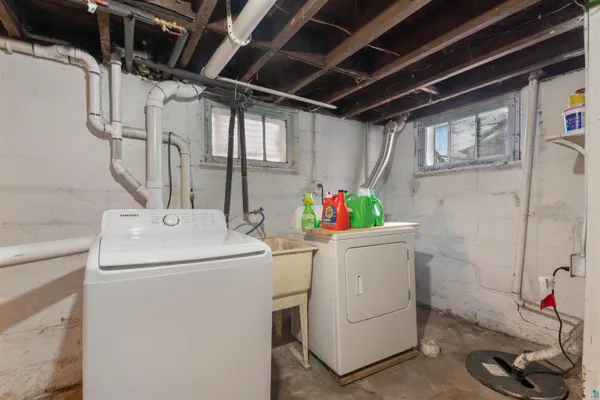 $240,000 | 2424 West 2nd Street, Duluth, MN 55806