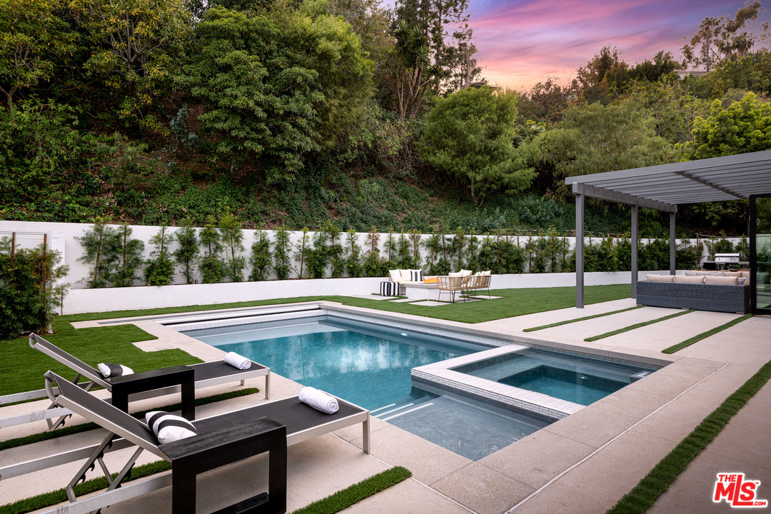 1371 Marinette Road Pacific Palisades, CA 90272 - Photo 37 of 50