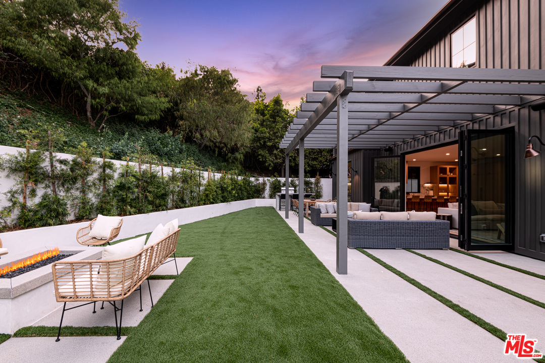 1371 Marinette Road Pacific Palisades, CA 90272 - Photo 41 of 50