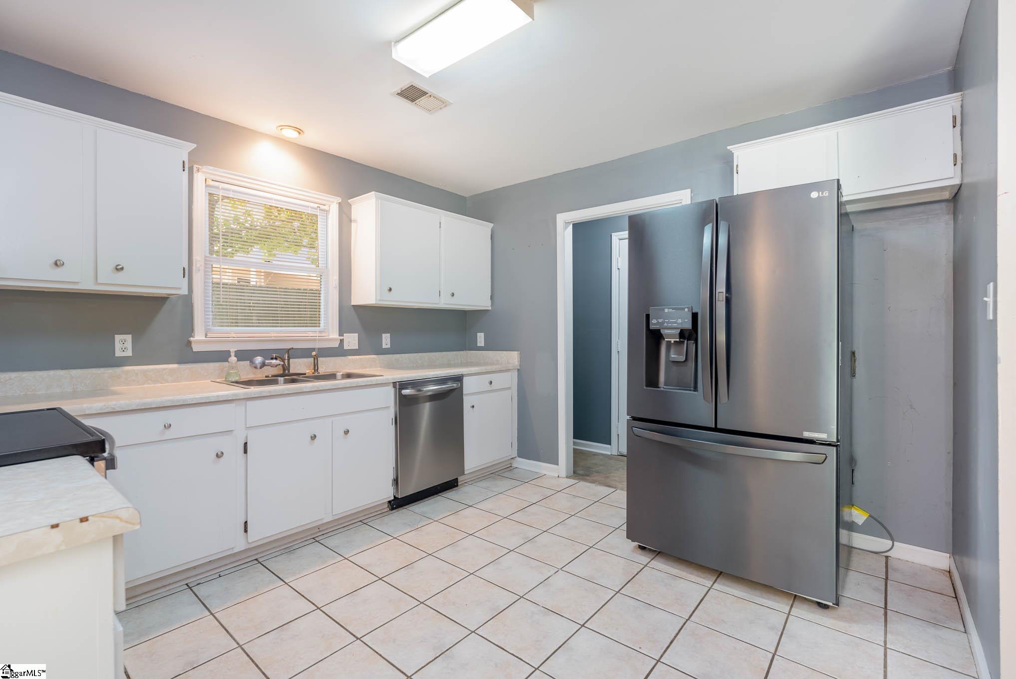 110 Pascal Drive Greenwood, SC 29649 - Photo 13 of 30