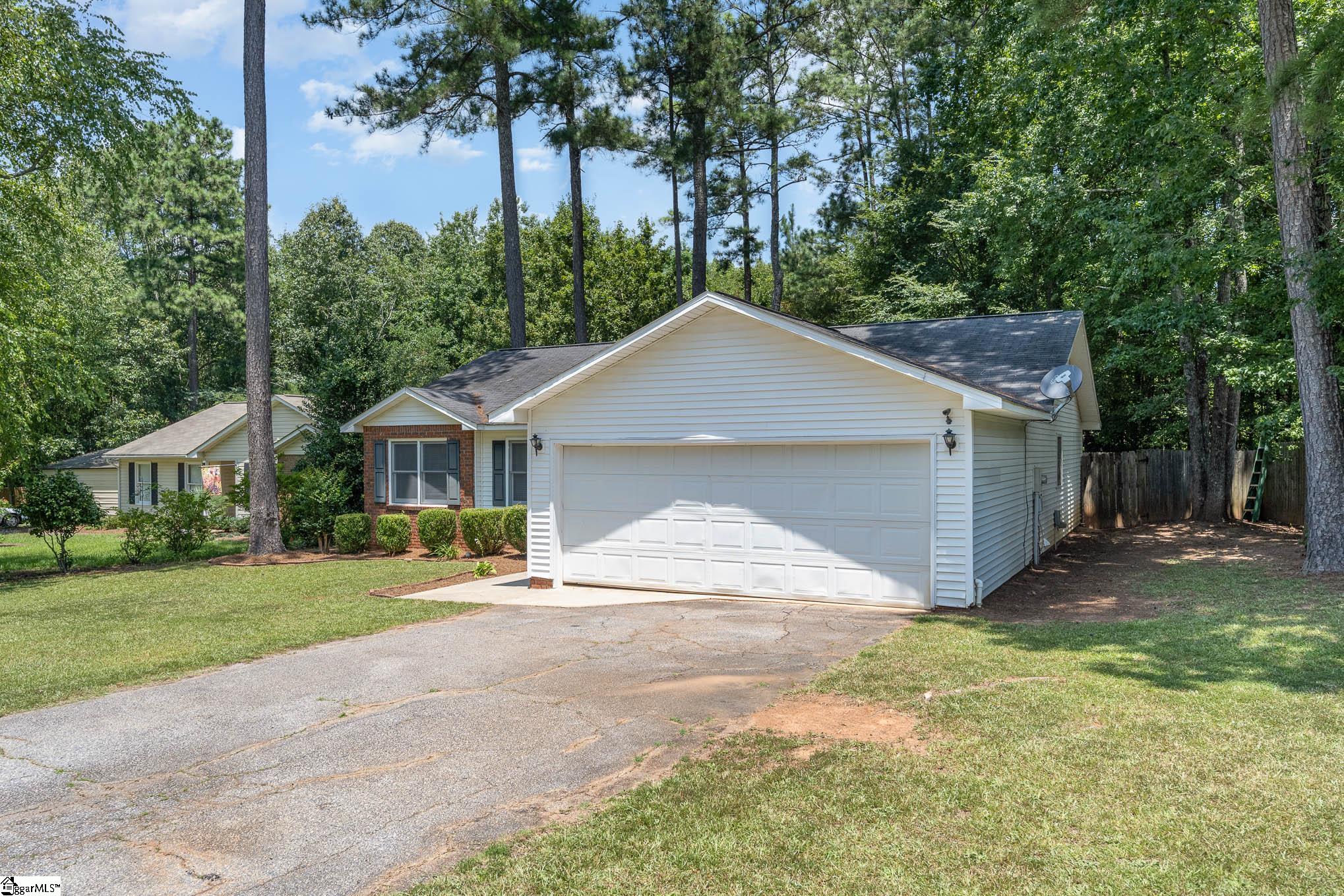 110 Pascal Drive Greenwood, SC 29649 - Photo 3 of 30