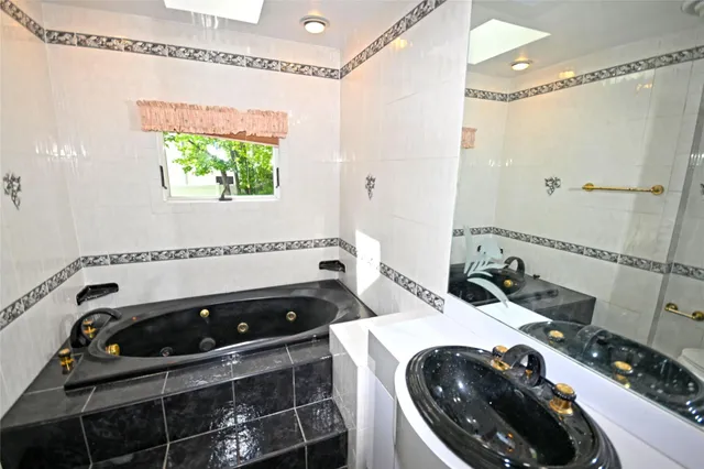 $779,000 | 2198 Willow Street, Wantagh, NY 11793