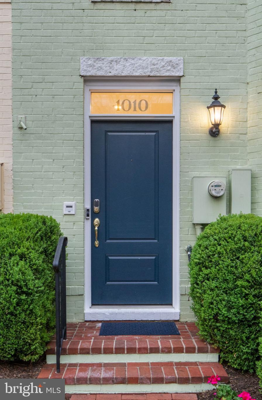 1010 4th Street Southeast Washington, DC 20003 - Photo 2 of 81