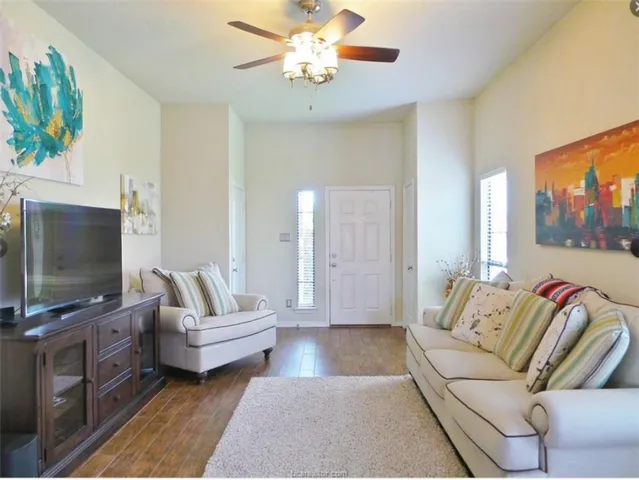 $2,000 | 2711 Silver Oak Drive, College Station, TX 77845