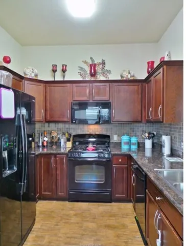 $2,000 | 2711 Silver Oak Drive, College Station, TX 77845