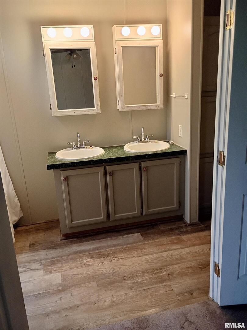 416 West Shirley Lane Richview, IL 62877 - Photo 11 of 17