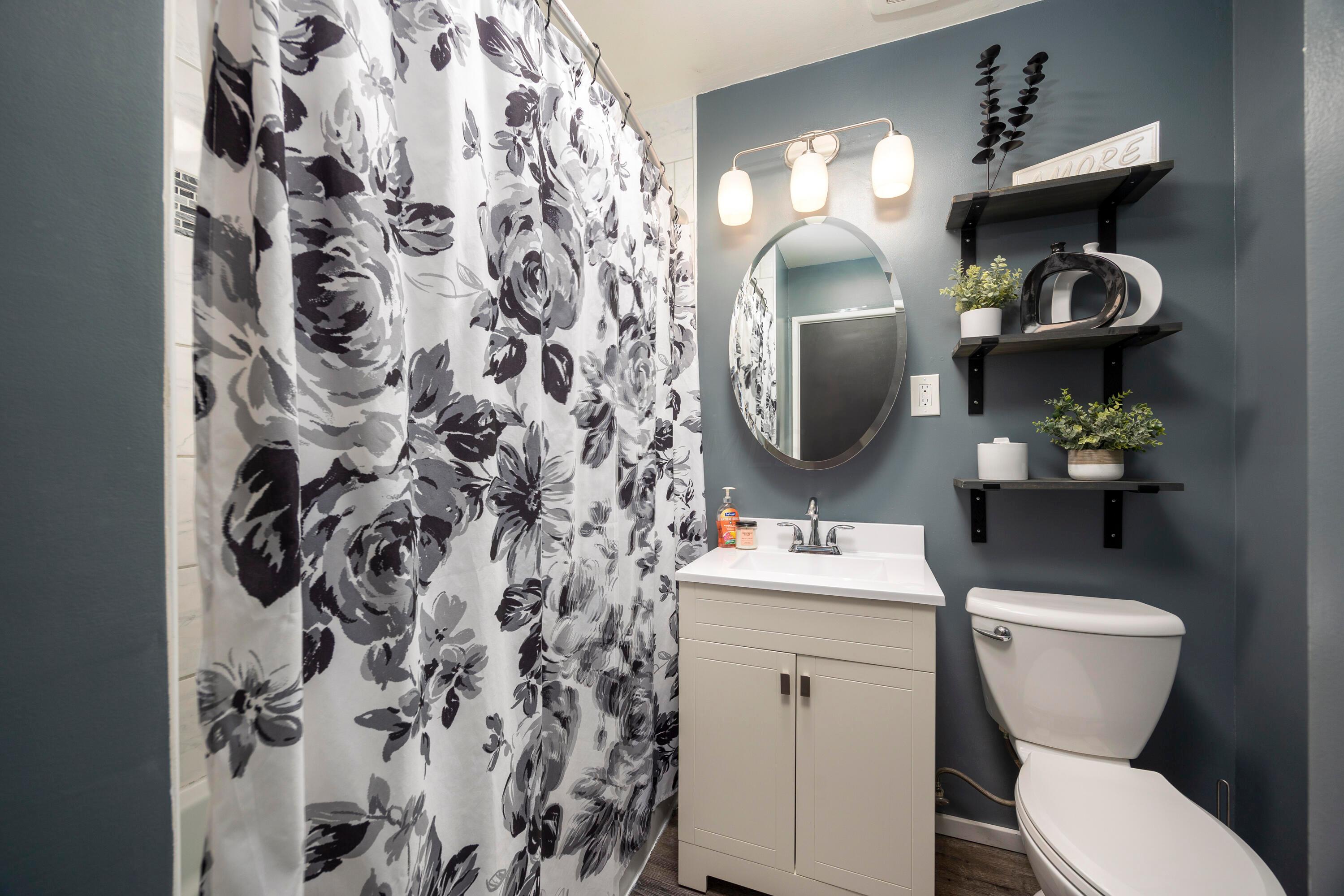 232 Redmond Road Columbus, OH 43228 - Photo 24 of 53 Bathroom