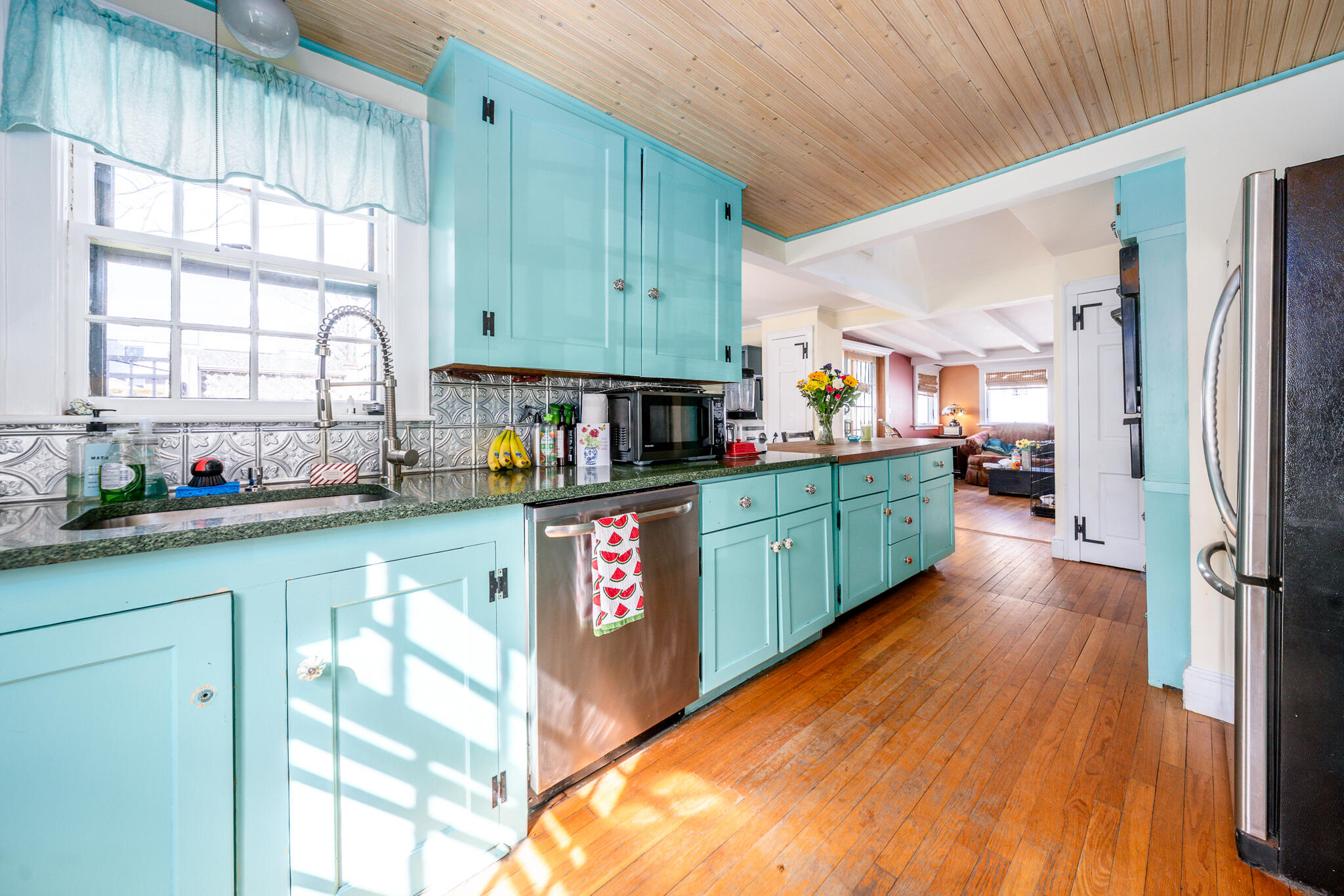 86 Sea Street Barnstable, MA 02601 - Photo 29 of 37 kitchen3