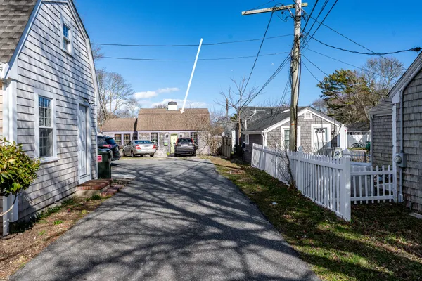 $499,999 | 86 Sea Street, Barnstable, MA 02601