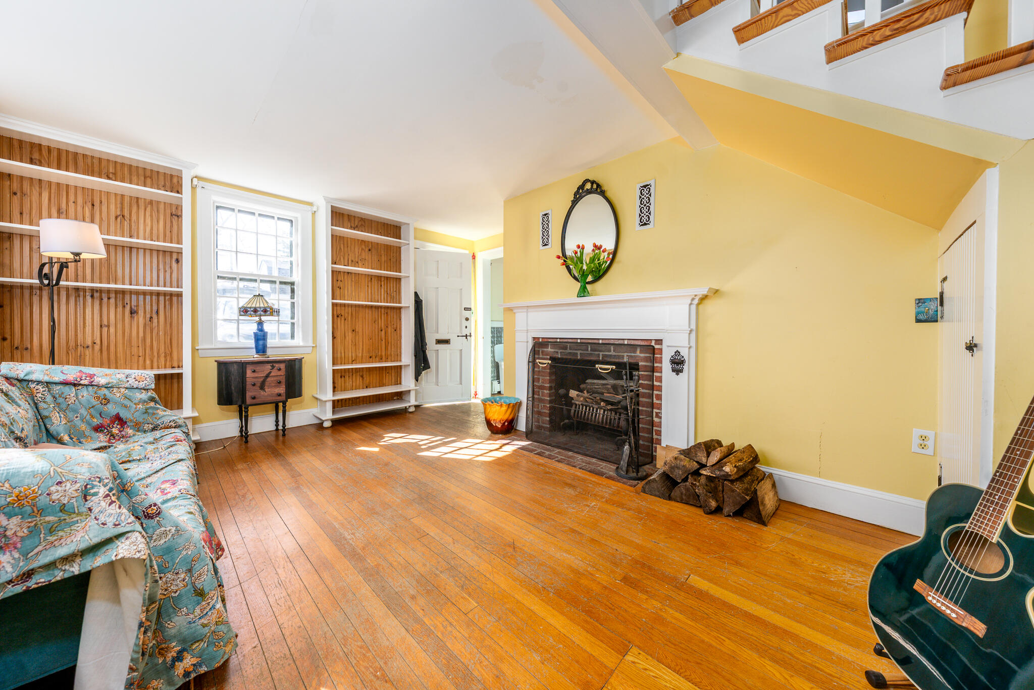 86 Sea Street Barnstable, MA 02601 - Photo 6 of 37 livroom5