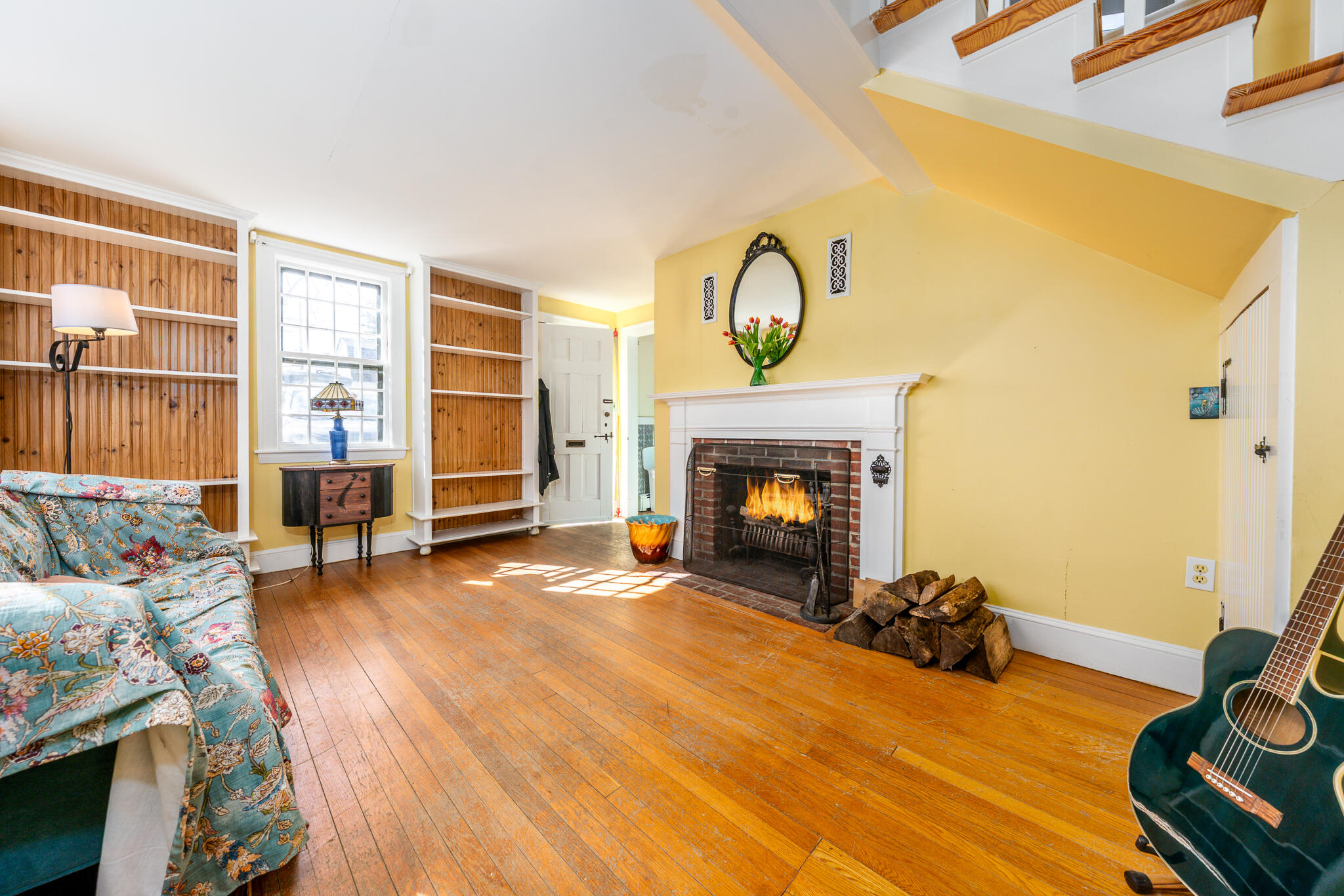 86 Sea Street Barnstable, MA 02601 - Photo 8 of 37 livroom5flame