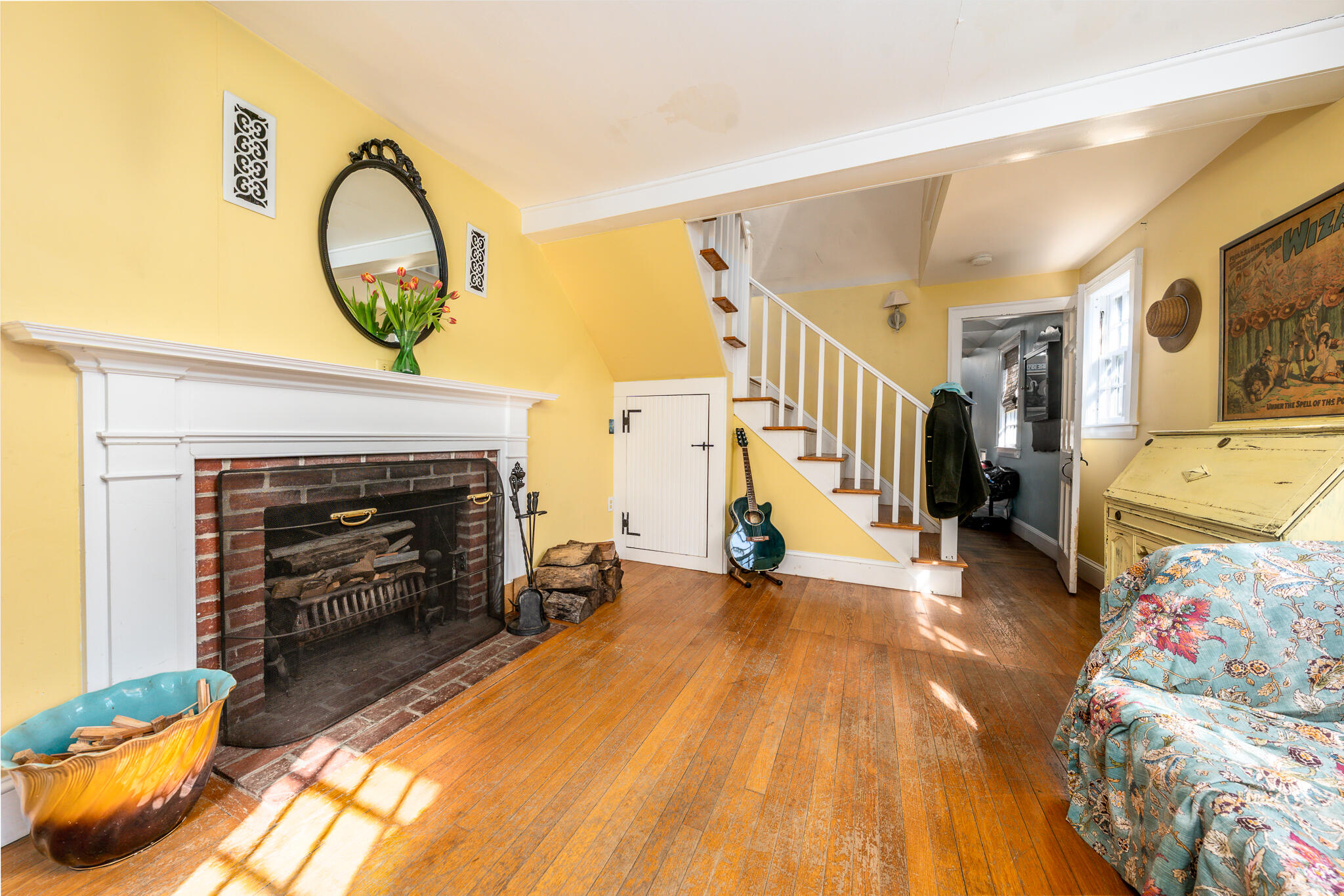 86 Sea Street Barnstable, MA 02601 - Photo 10 of 37 livroom2