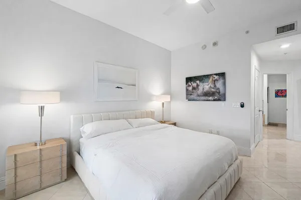 $8,950 | 701 South Olive Avenue, Unit 928, West Palm Beach, FL 33401