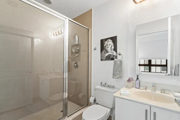 $8,950 | 701 South Olive Avenue, Unit 928, West Palm Beach, FL 33401