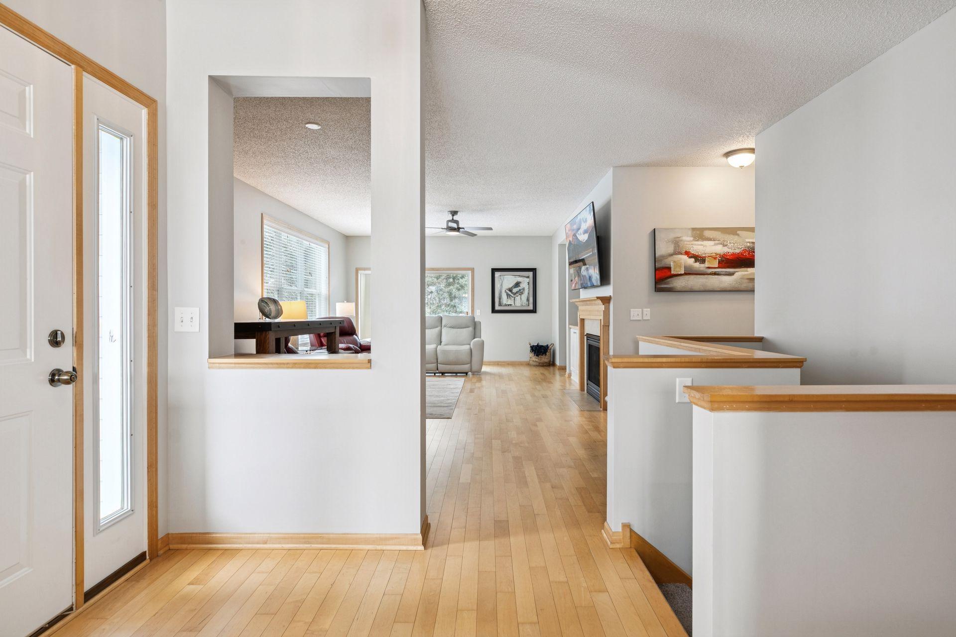 10764 Thone Road Woodbury, MN 55129 - Photo 3 of 31