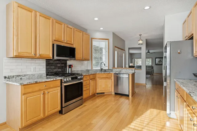 $468,800 | 10764 Thone Road, Woodbury, MN 55129