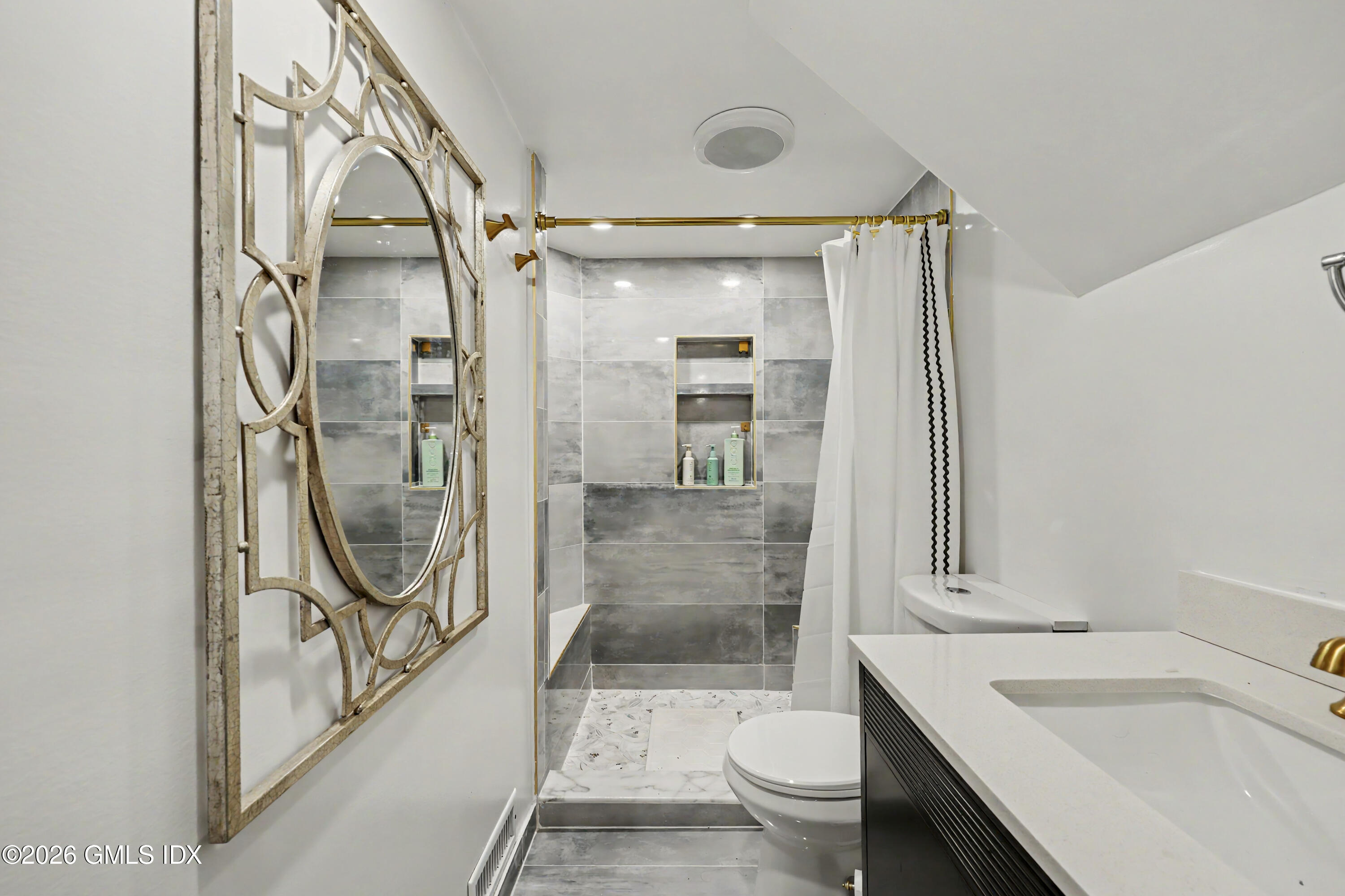 84 Hunting Ridge Road Greenwich, CT 06831 - Photo 25 of 37 Bathroom