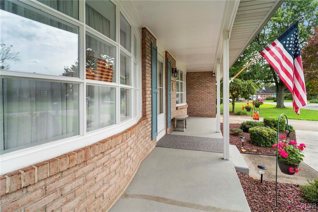3920 Hemlock Place Bethlehem, PA 18017 - Photo 3 of 39 a view of a corridor