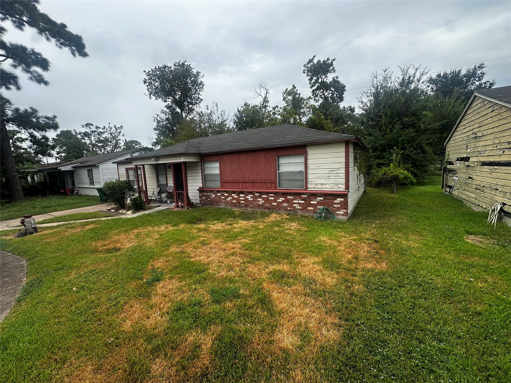 6515 Hartwick Road Houston, TX 77016 - Photo 3 of 21 Gallery Image 3