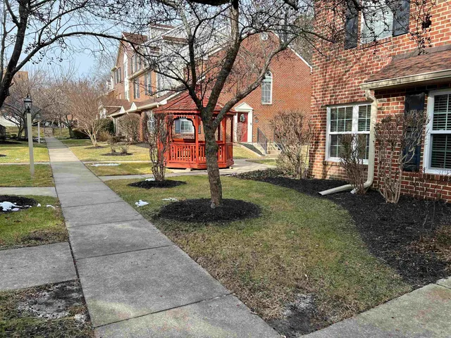 $190,000 | 1514 Thomas Jefferson Court, Unit 1514, Mays Landing, NJ 08330